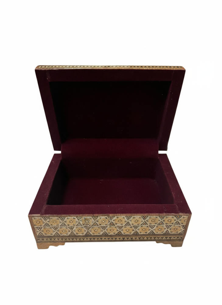 An elegant decorated box in the middle