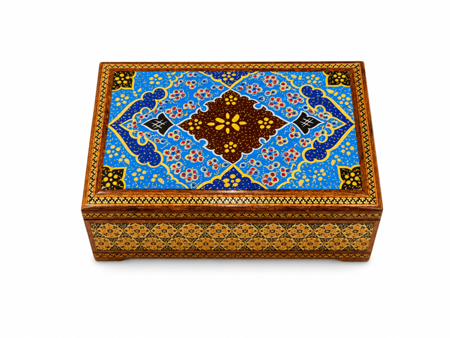 علبة برسوم تراثية كبيرة