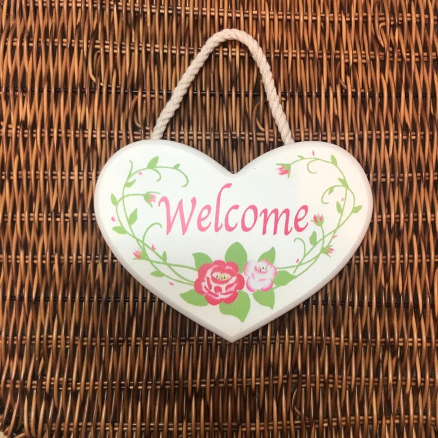 تعليقة welcome قلب اخضر