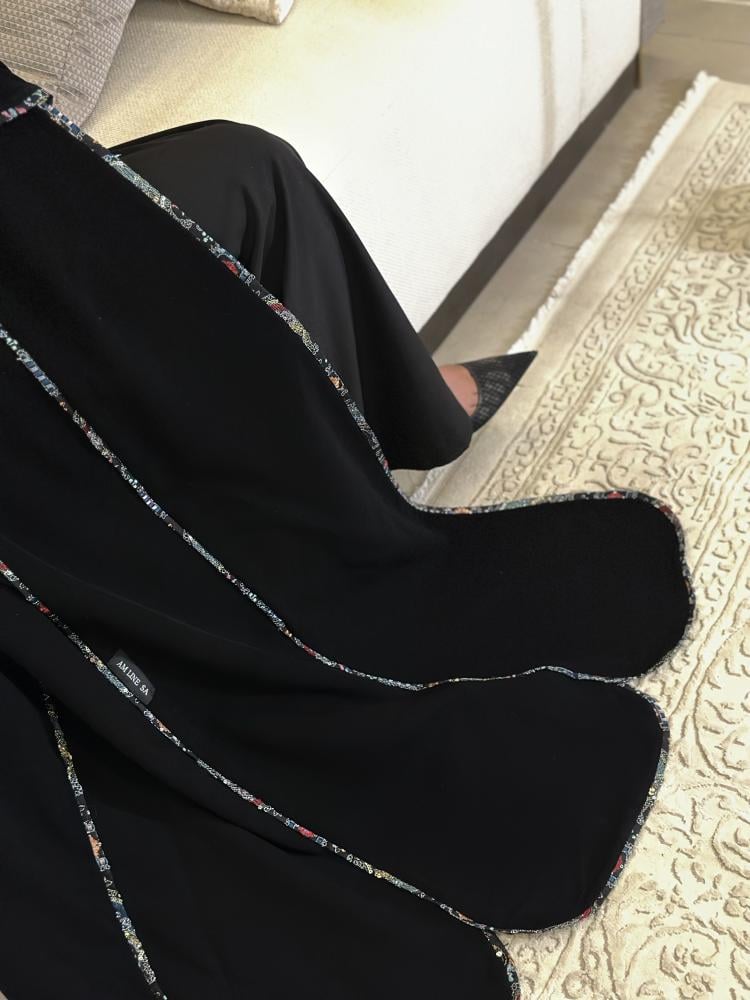 عباية كلوش كريب الرياض. مع قيطان شك