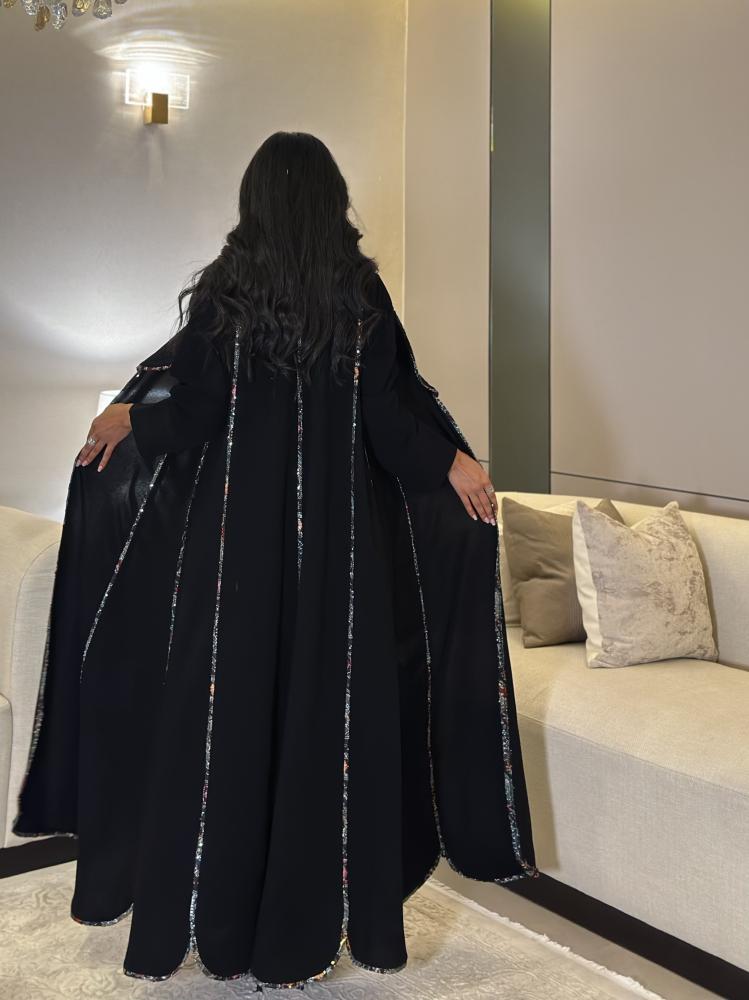 عباية كلوش كريب الرياض. مع قيطان شك