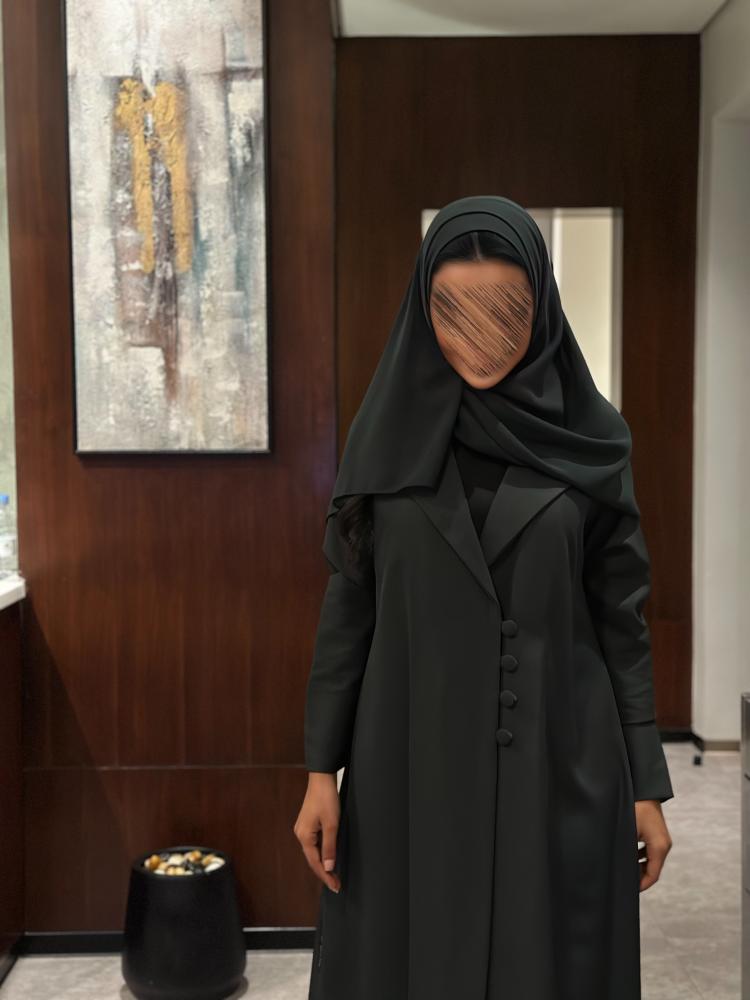 عباية بليزر زيتي كريب تايواني نص كلوش