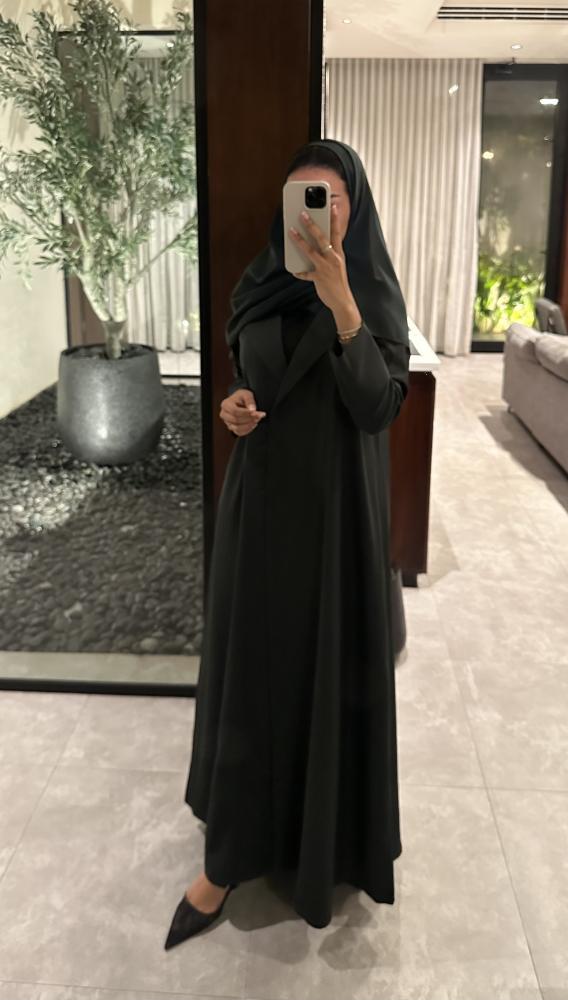 عباية بليزر زيتي كريب تايواني نص كلوش