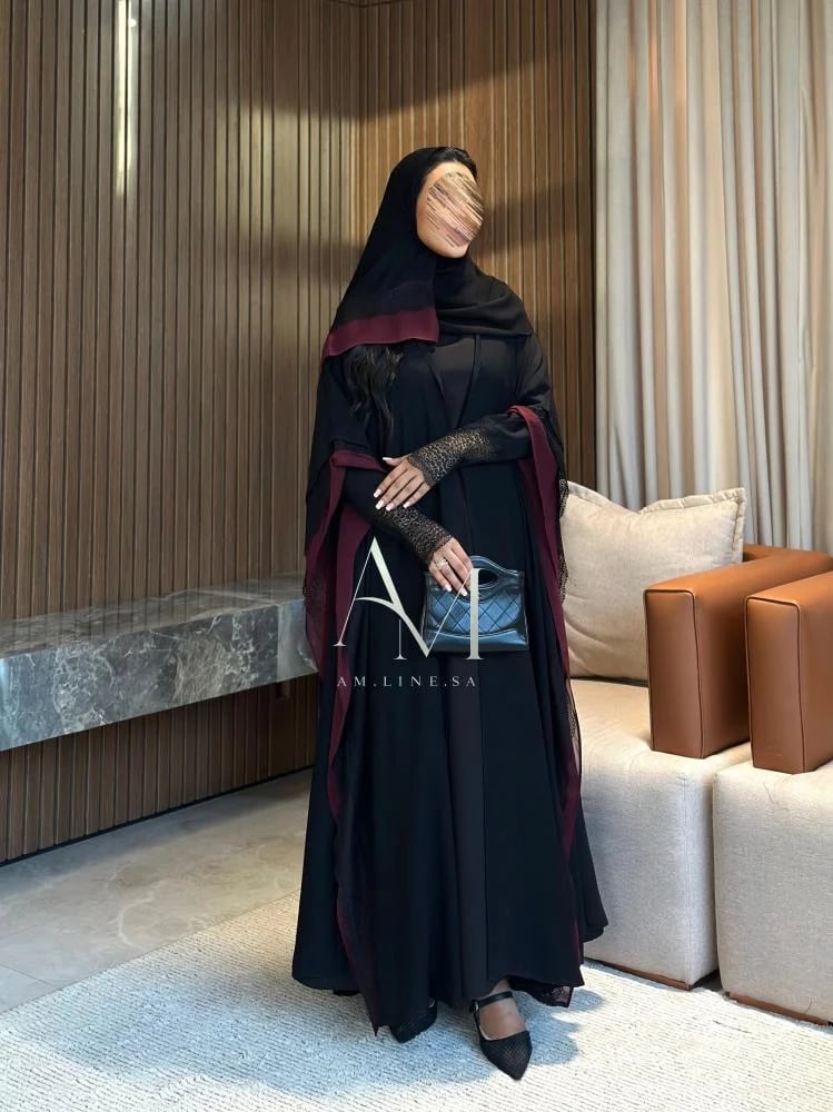 عباية بلاك بيري نص كلوش مع شال شيفون اسود وعنابي وكلفة دانتيل استريتش