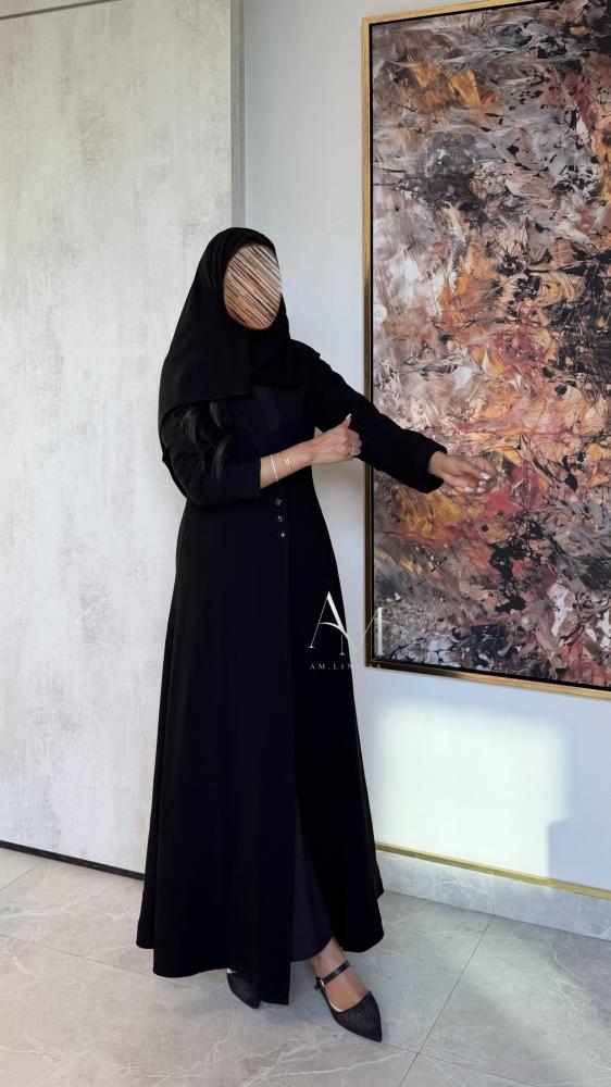 بليزر كريب كوري  اسود مبطن مزين بزراير كريستال  سواروفسكي ربع كلوش متوفر عدة الوان
