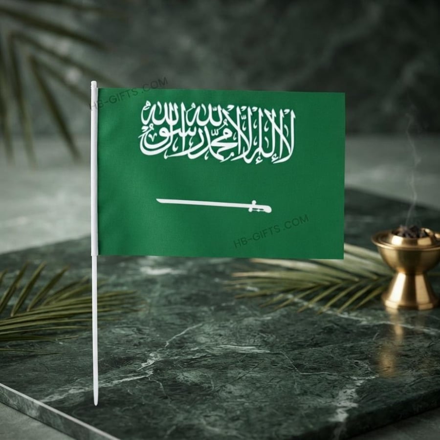 مجموعة (12) من اعلام صغيرة مصممة برسومات والوان مستوحاه من التراث السعودي باربع مقاسات مختلفة | اليوم الوطني السعودي 96
