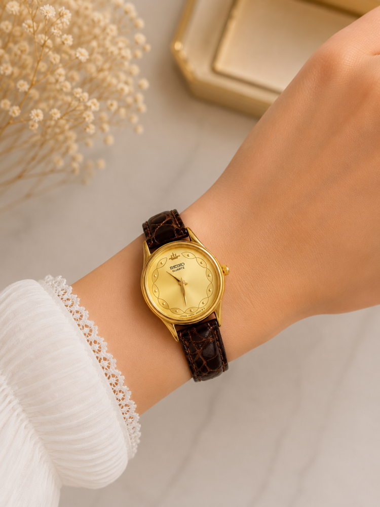 ساعة سيكو جلاكسي الرقيقة انالوج كوارتز المميزة (thin watch) 18mm-24mm مينا ذهبي حزام جلد فاخر للنساء - Vintage S14