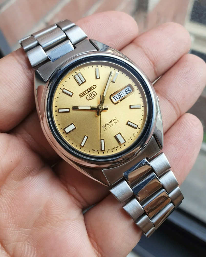 SIEKO W5 WATCH SNXS81J1 Golden Sunburst Dial Retro Sports Rare Day Date Vintage Mint JDM OEM SS