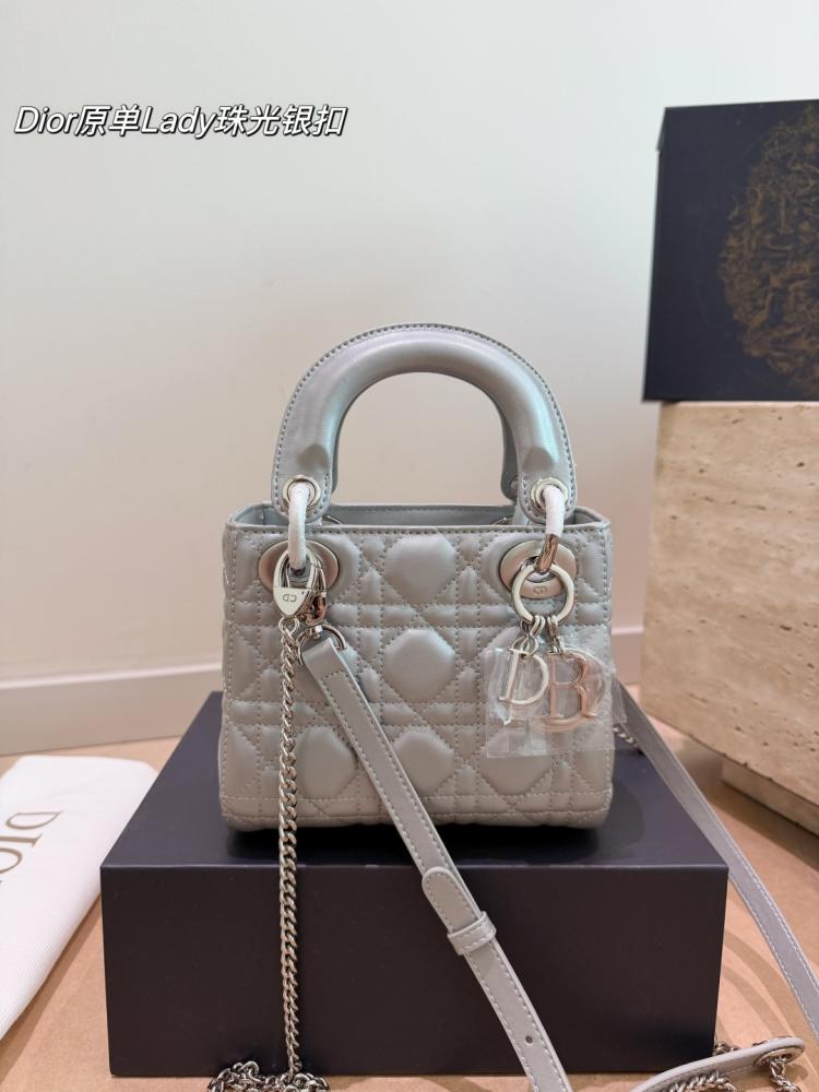 شنطة ديور ليدي ديور ميني | Mini Lady Dior (متوفرة بلونين)