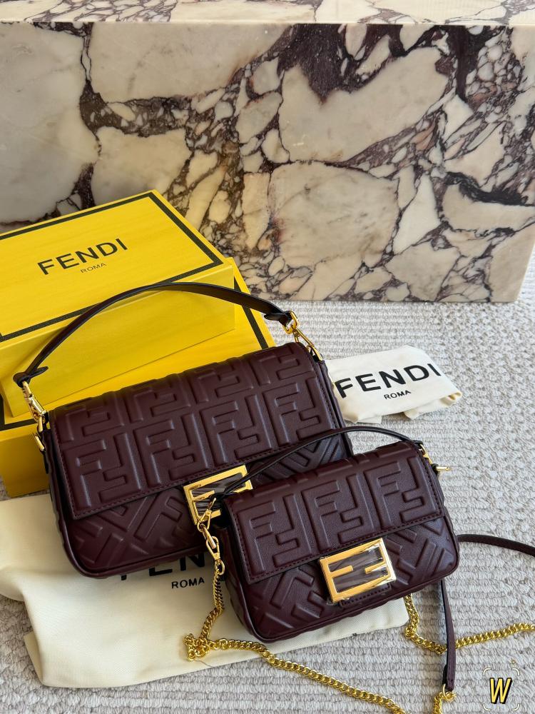 شنطة فندي باغيت إف إف إمبوسد | FF-Embossed Baguette (متوفرة بحجمين وعدة الوان)