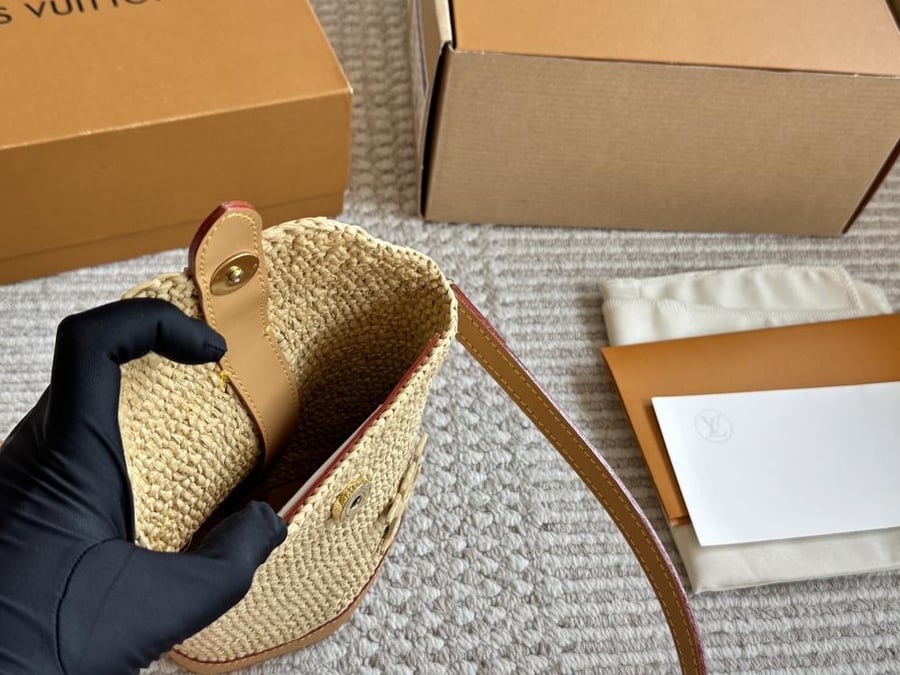 شنطة لويس فيتون إنفلوب باوتش Envelope Pouch