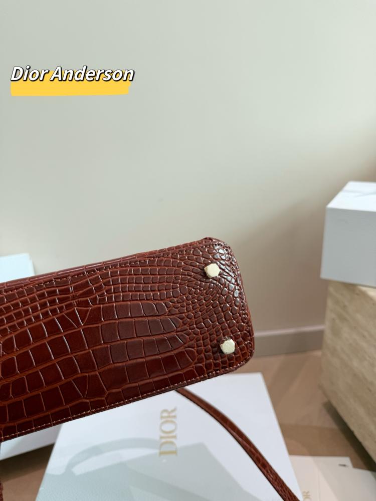 شنطة ديور سيغال | Cigale Bag (متوفرة بعدة الوان)
