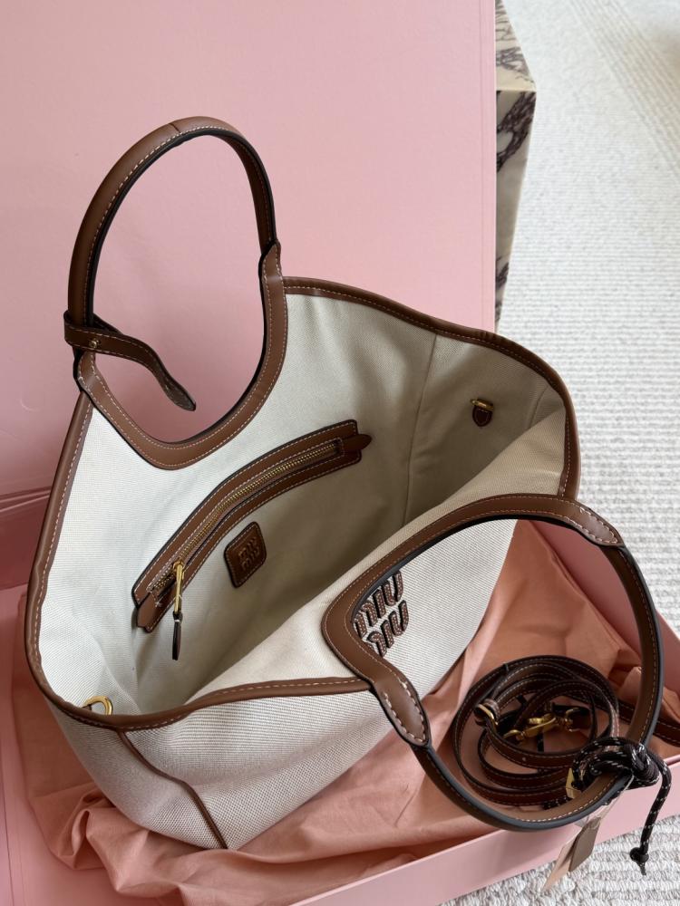 شنطة ميو ميو Miu Miu Ivy