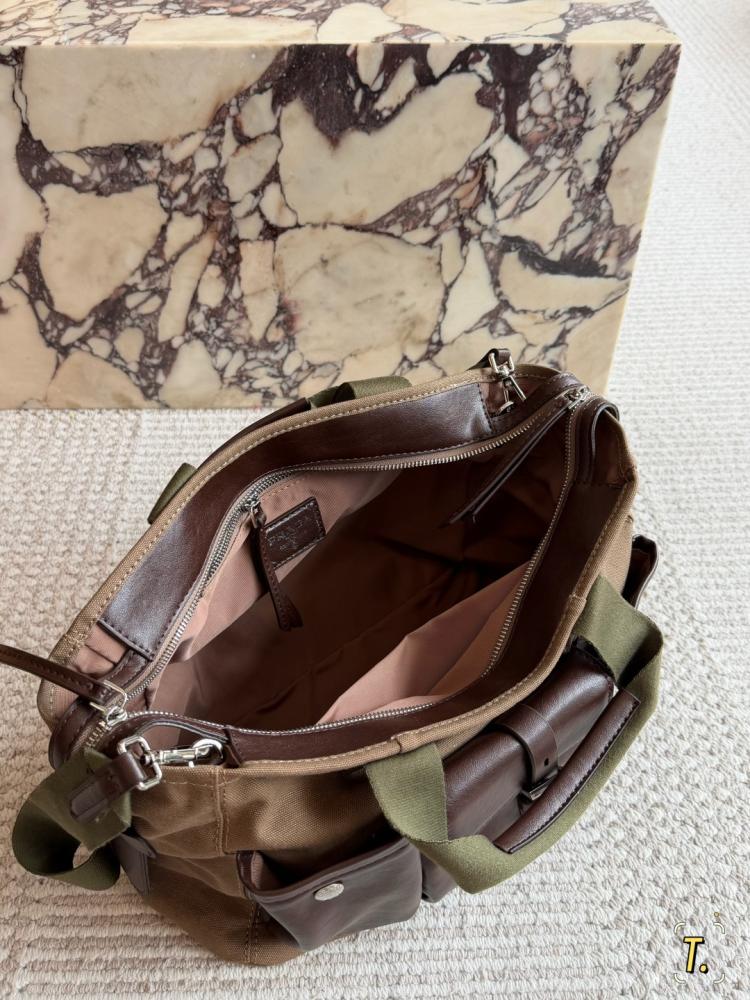شنطة برادا روت لارج كانفاس وليذر | Route Large Canvas and Leather Tote (متوفرة بعدة الوان)