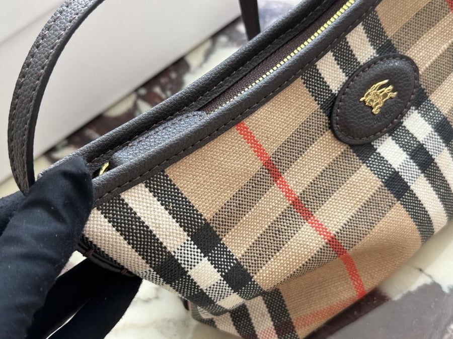 شنطة بربري Burberry