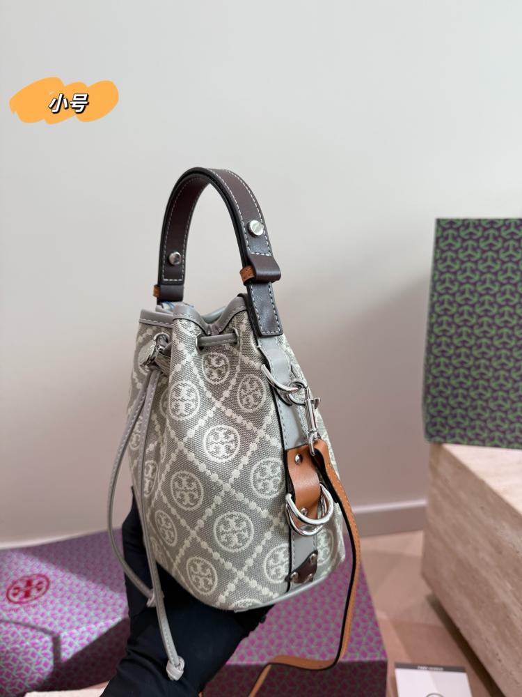 شنطة توري بورش  T Monogram Bucket
