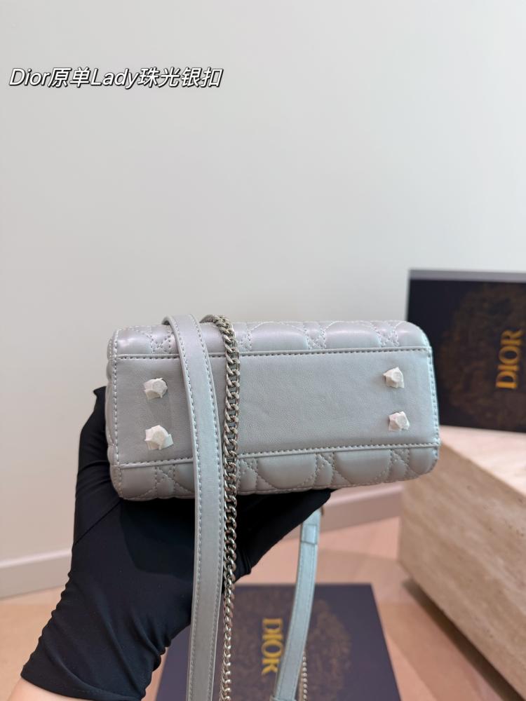 شنطة ديور ليدي ديور ميني | Mini Lady Dior (متوفرة بلونين)
