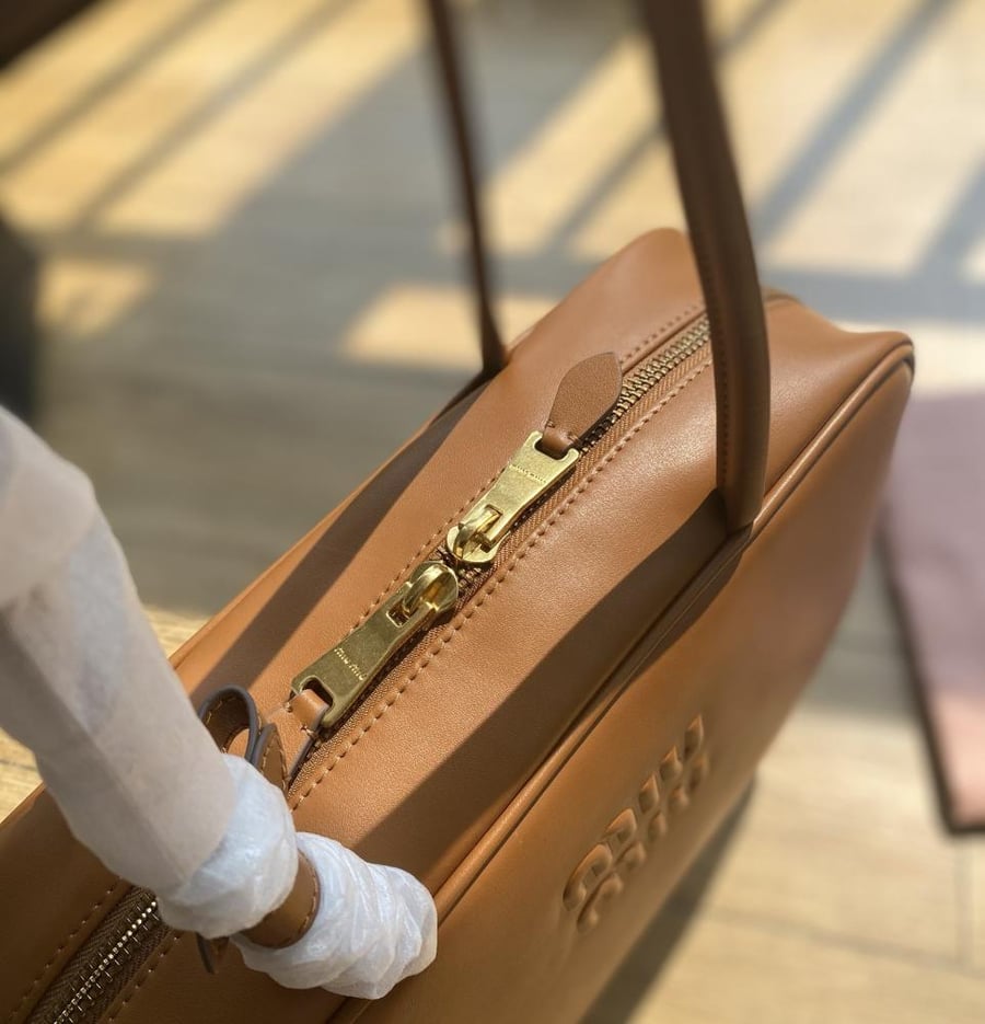 شنطة ميو ميو Beau كانفا 34cm
