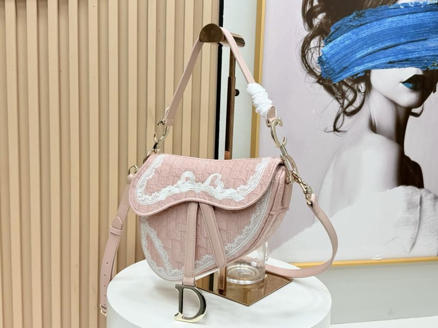 شنطة ديور Saddle
