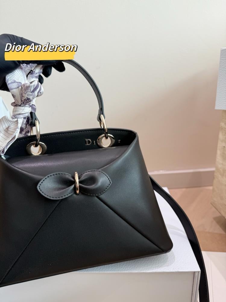 شنطة ديور سيغال | Cigale Bag (متوفرة بعدة الوان)