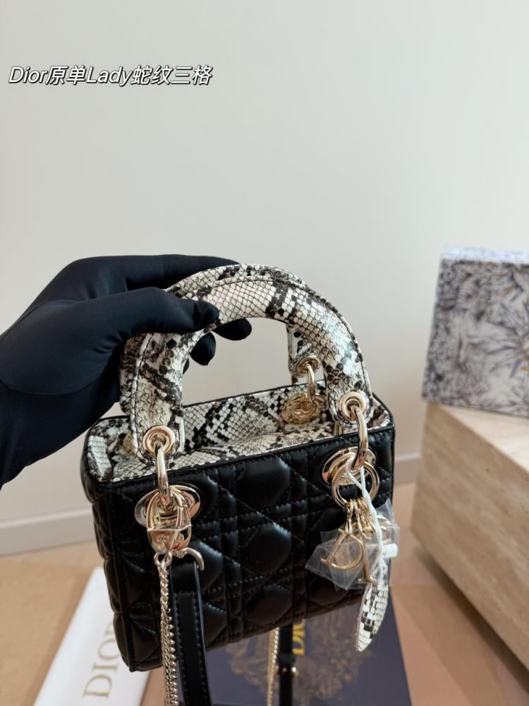 شنطة ديور  ليدي ديور | Lady Dior (متوفرة بلونين)
