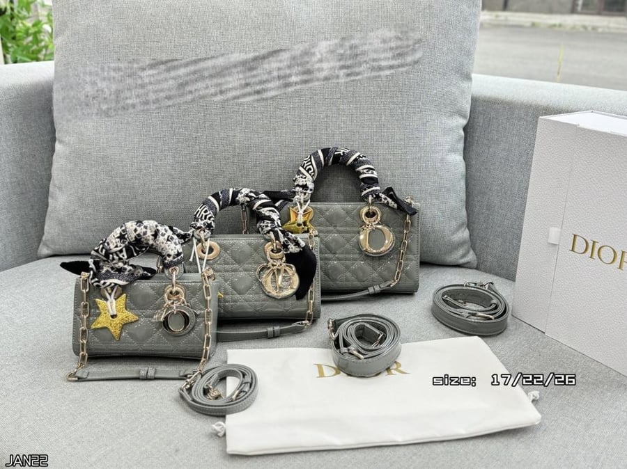 شنطة ديور ليدي ديور جوي جلد لامع Lady Dior Joy (متوفرة بعدة مقاسات)