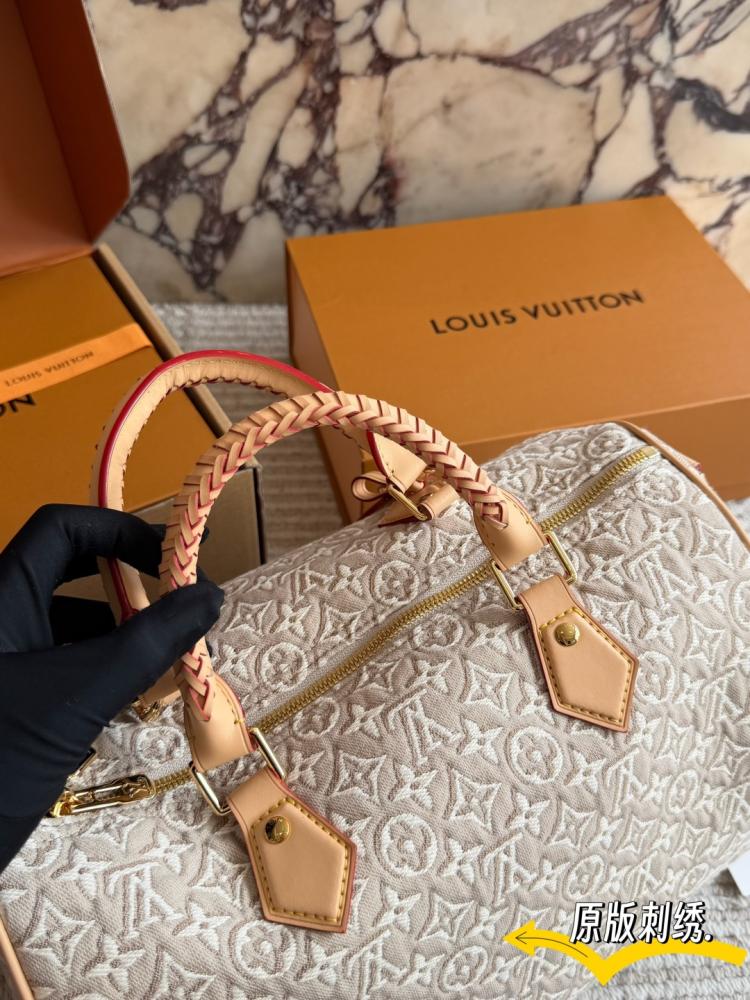 شنطة لويس فيتون سبيدي باندوليير 30 | Speedy Bandoulière 30