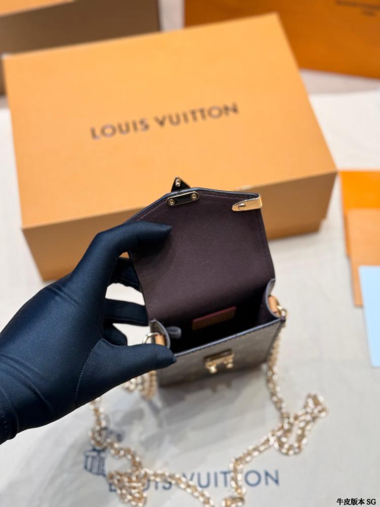شنطة جوال لويس فيتون LV Vertical Zippy Wallet (متوفرة بلونين)