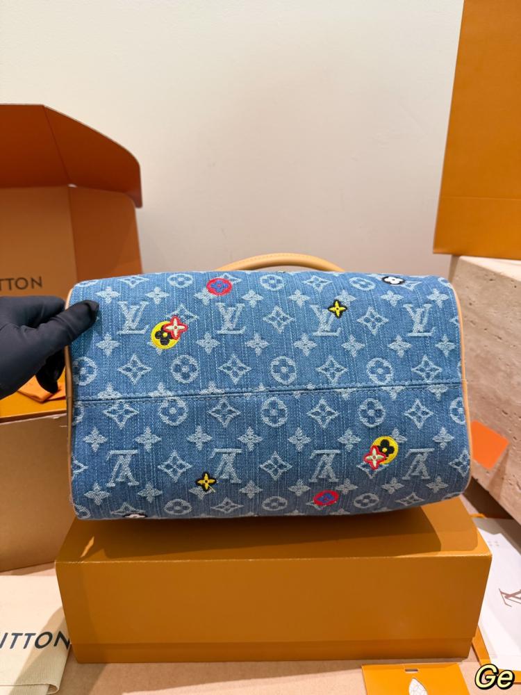 شنطة لويس فيتون سبيدي باندوليير 30 | Speedy Bandoulière 30 (متوفرة بعدة الوان)