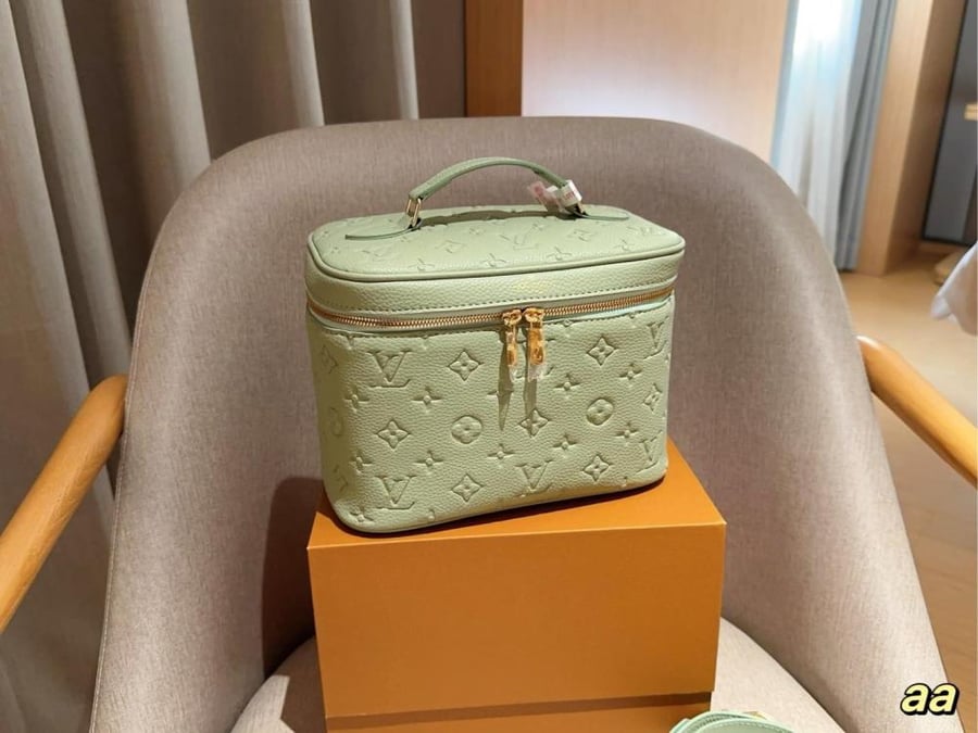 شنطة لويس فيتون Nice BB Vanity (متوفر بعدة الوان)