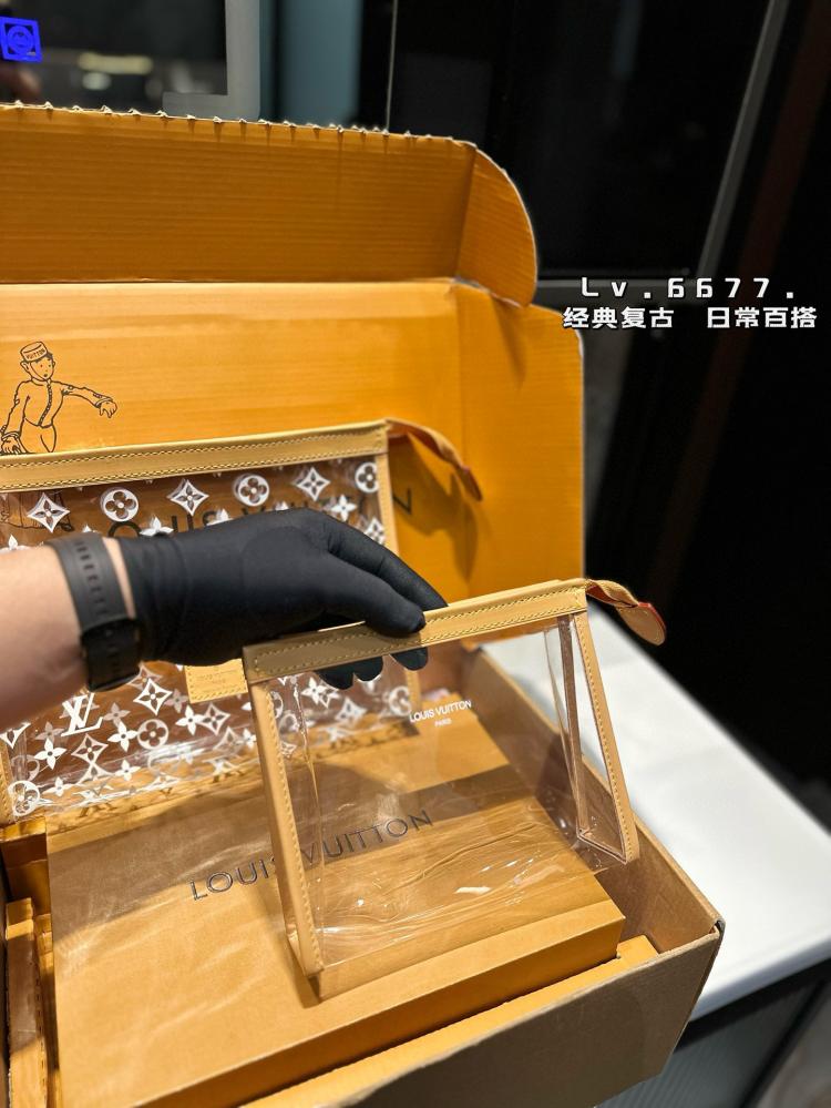 شنطة لويس فيتون Pochette Toilette
