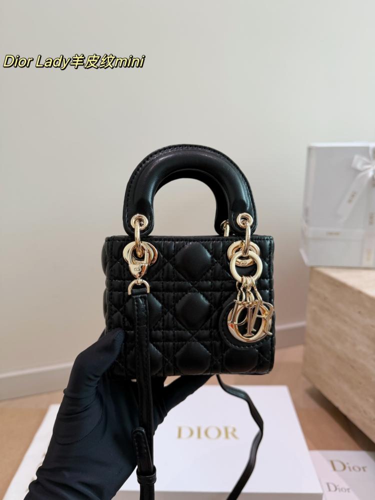 شنطة ديور ليدي ديور ميني | Mini Lady Dior (متوفرة بعدة الوان)