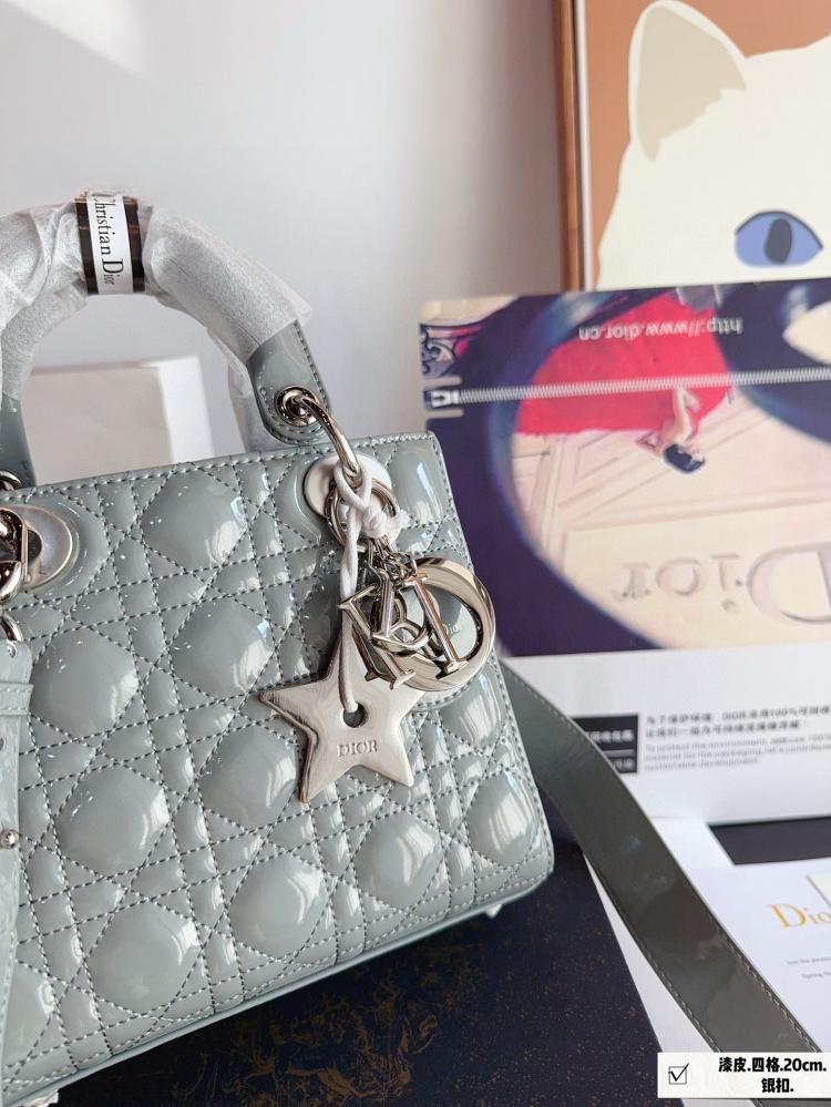 شنطة ديور Lady Dior ليدي ديور  مقاس 20cm (متوفرة بعدة الوان)