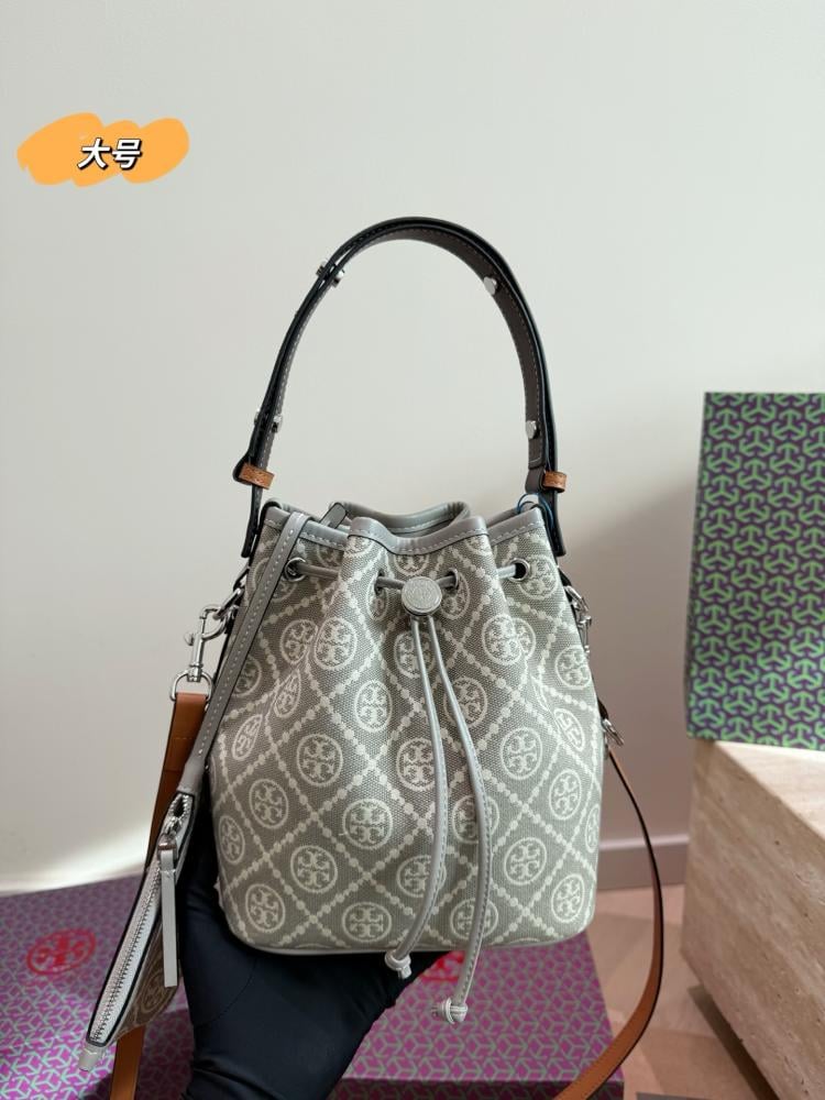 شنطة توري بورش T Monogram Bucket