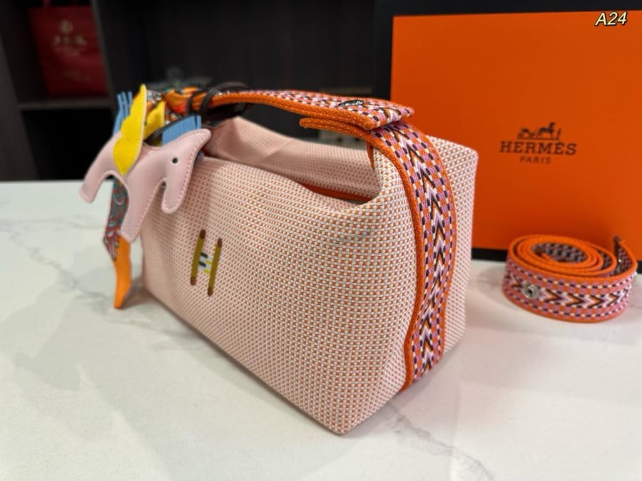 شنطة هرمز Trousse (متوفرة بعدة الوان)