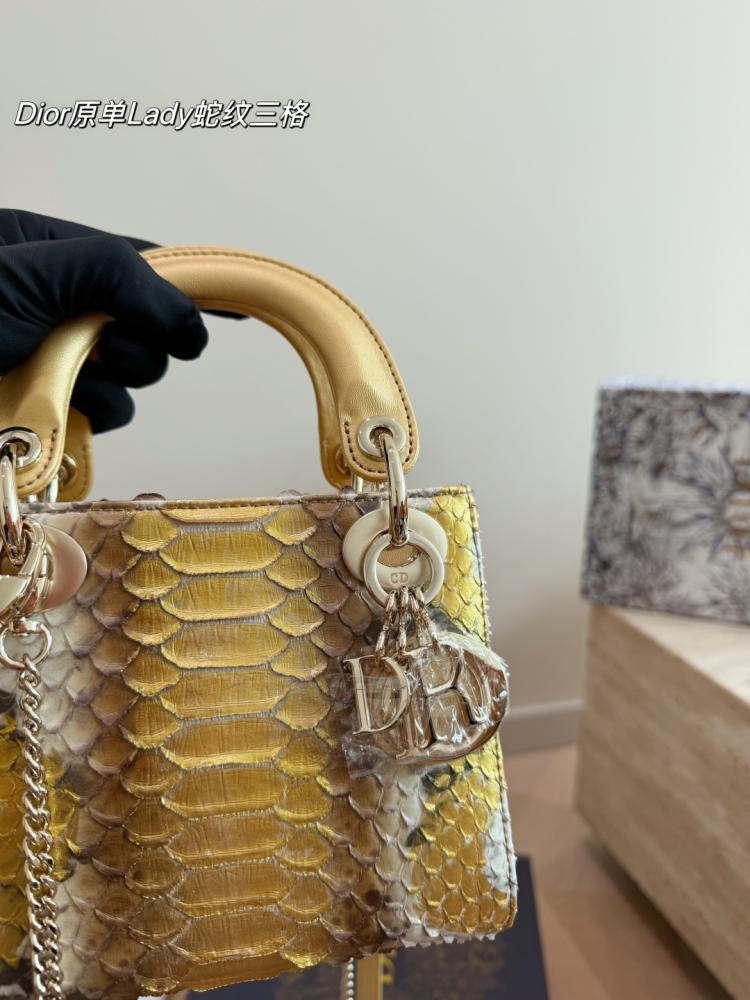 شنطة ديور  ليدي ديور | Lady Dior (متوفرة بعدة الوان)