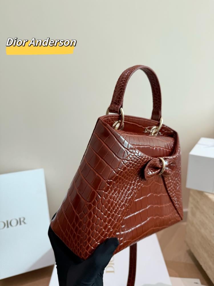 شنطة ديور سيغال | Cigale Bag (متوفرة بعدة الوان)