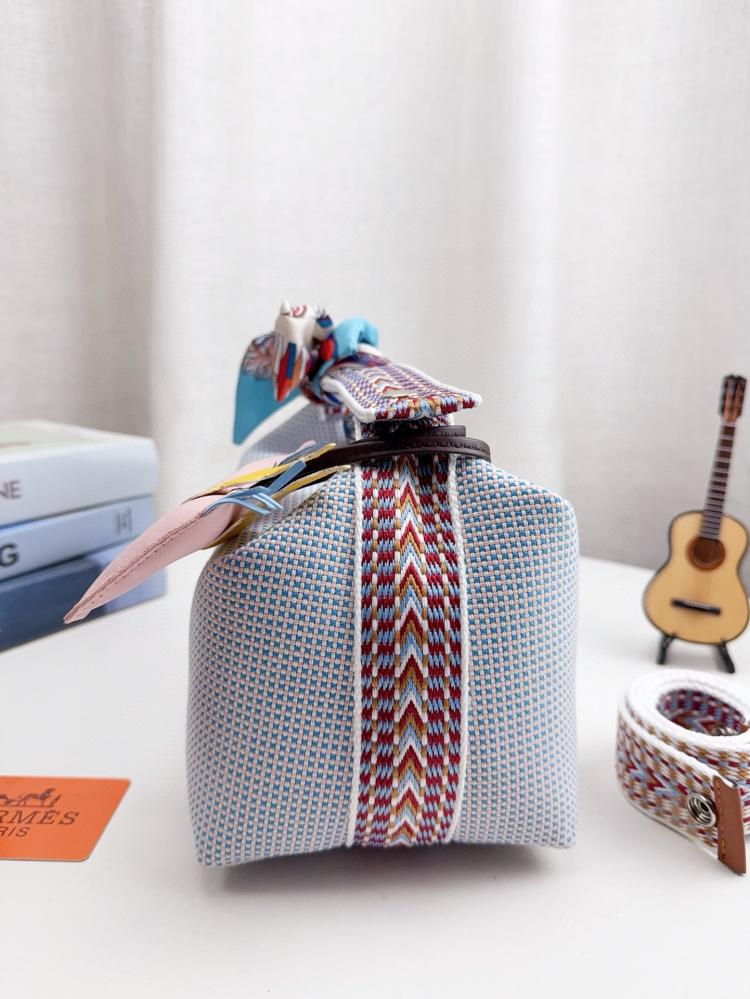 شنطة هرمز Trousse (متوفرة بعدة الوان)