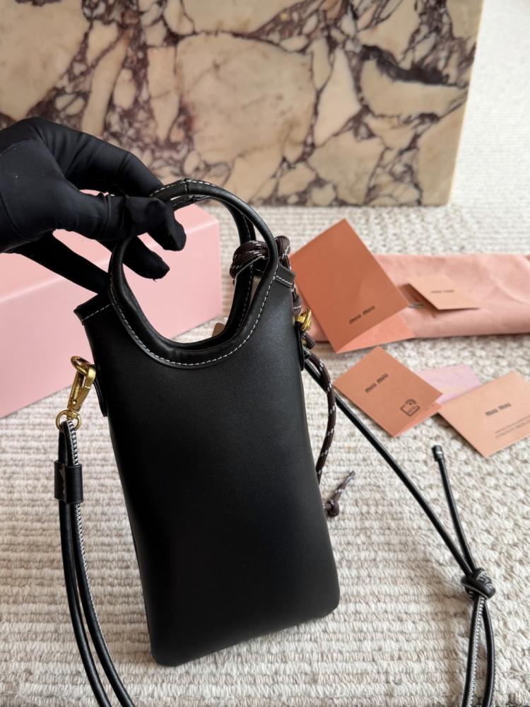 شنطة ميو ميو miu miu lvy mini (متوفرة بعدة الوان)