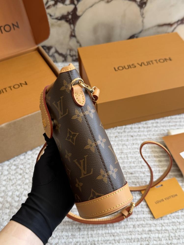 شنطة جوال لويس فيتون فولد مي Lv Fold me