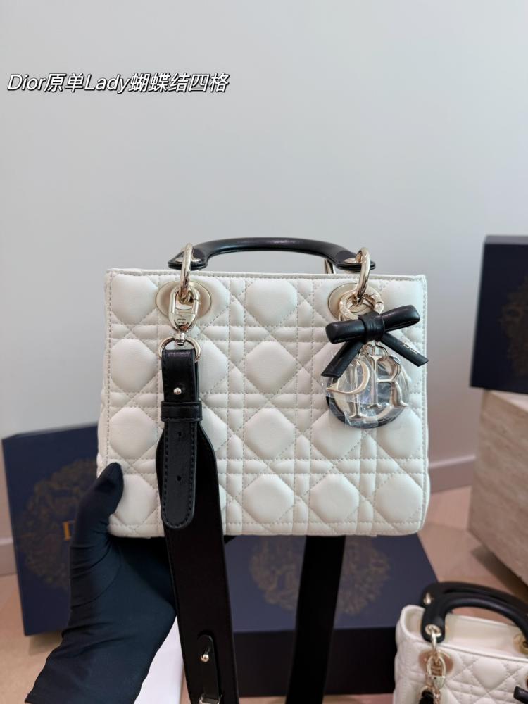 شنطة ديور ليدي ديور | Lady Dior (متوفرة بحجمين)