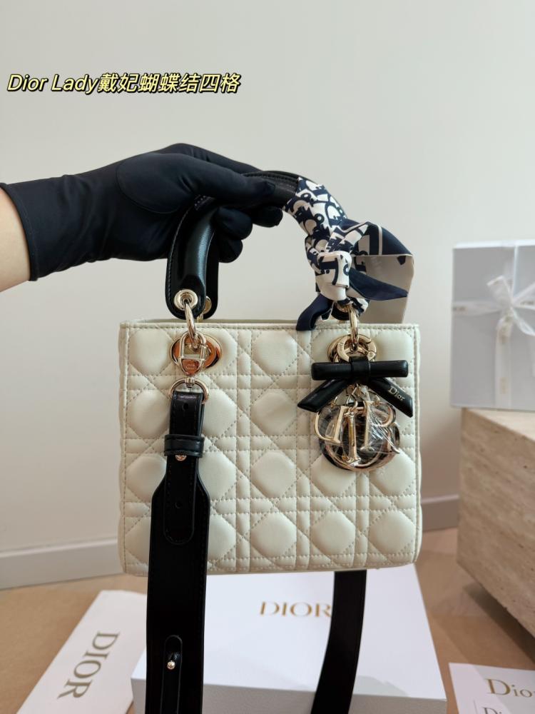 شنطة ديور ليدي ديور | Lady Dior (متوفرة بحجمين وعدة الوان)