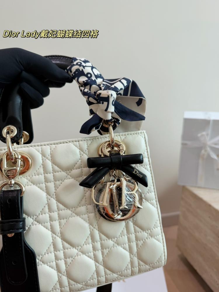 شنطة ديور ليدي ديور | Lady Dior (متوفرة بحجمين وعدة الوان)