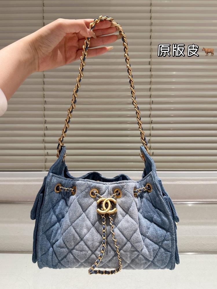 شنطة شانيل ميني هوبو hobo mini مقاس 22cm