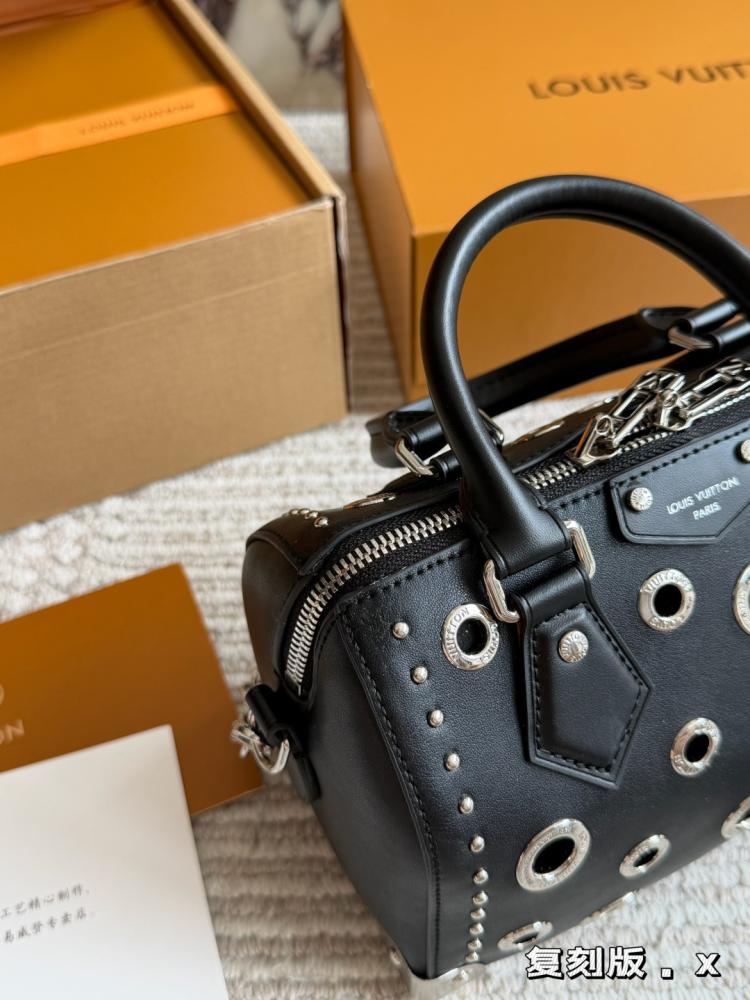 شنطة لويس فيتون سبيدي باندوليير 20 | Speedy Bandoulière 20