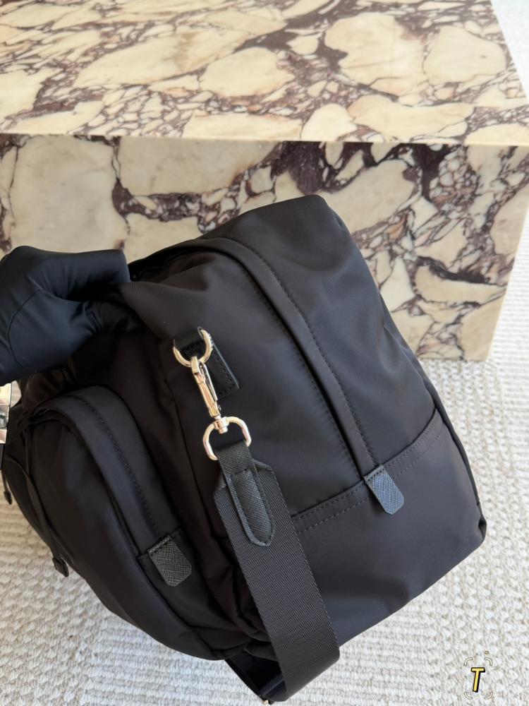 شنطة برادا 45 سم دفل ري-نايلون | Duffle Re-Nylon