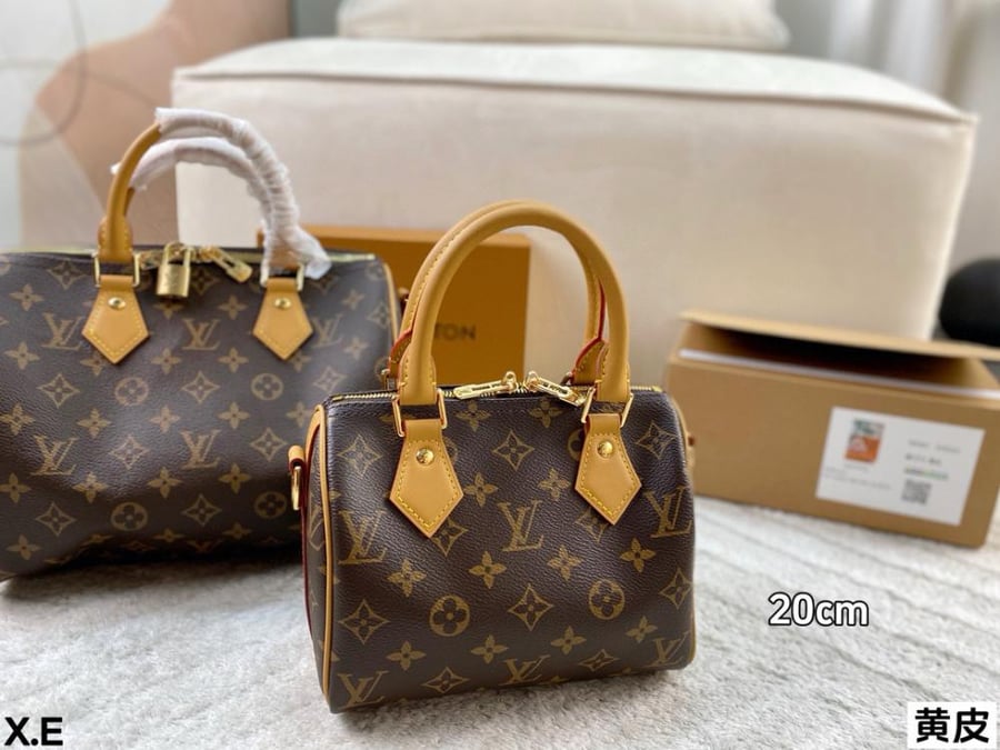 شنطة لويس فيتون Speedy (متوفرة بعدة احجام)