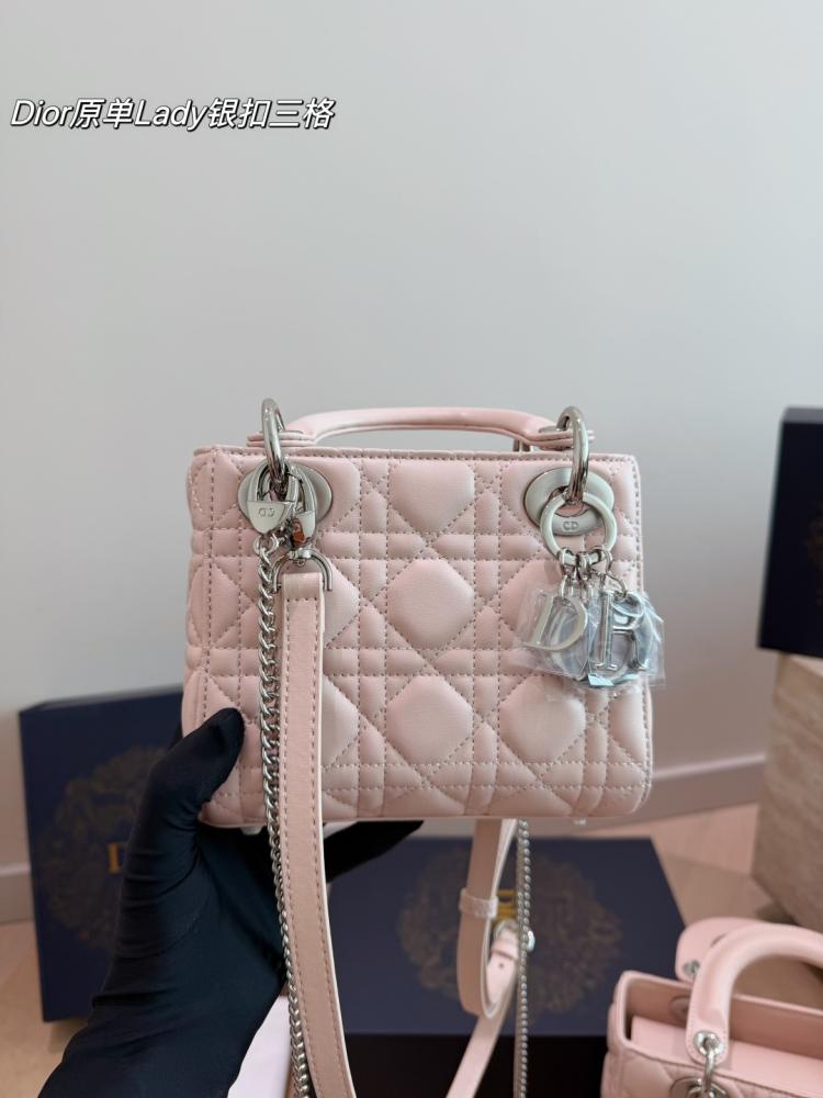 شنطة ديور ليدي ديور | Lady Dior (متوفرة بحجمين)