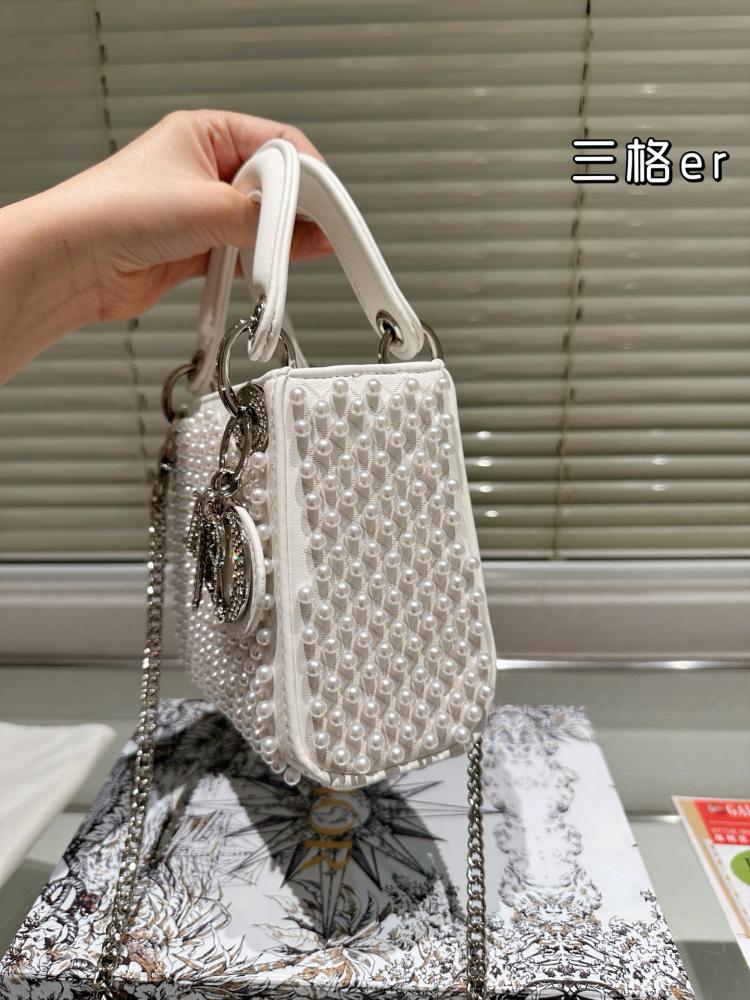 شنطة ليدي ديور 17cm Lady Dior (متوفرة بعدة الوان)