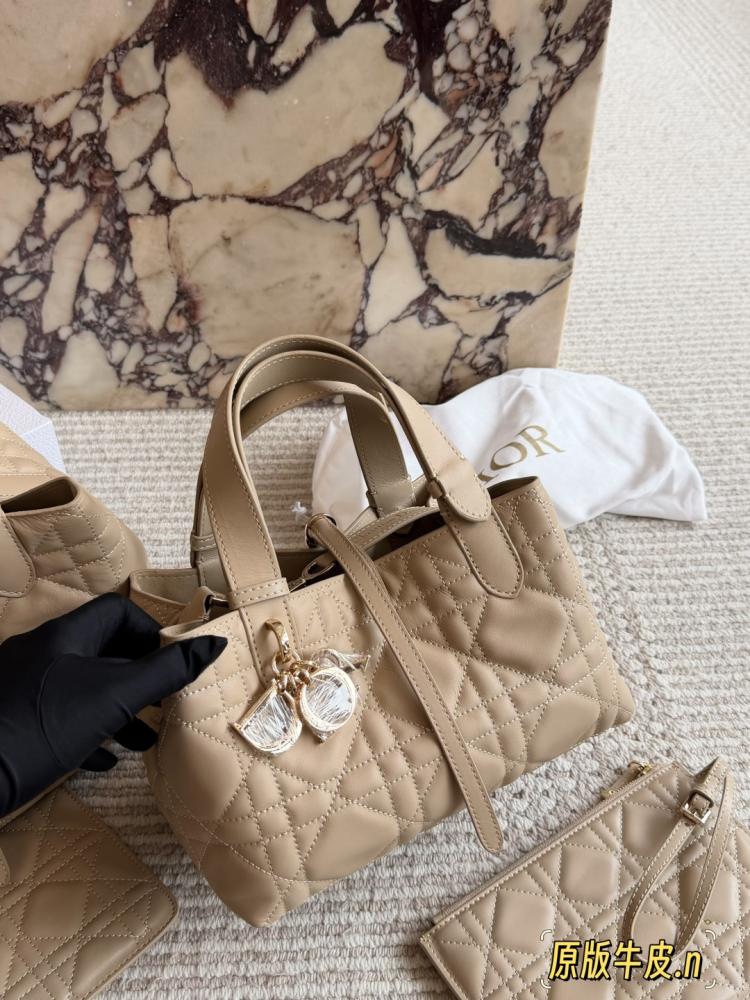 شنطة ديور Dior Toujours (متوفرة بحجمين)